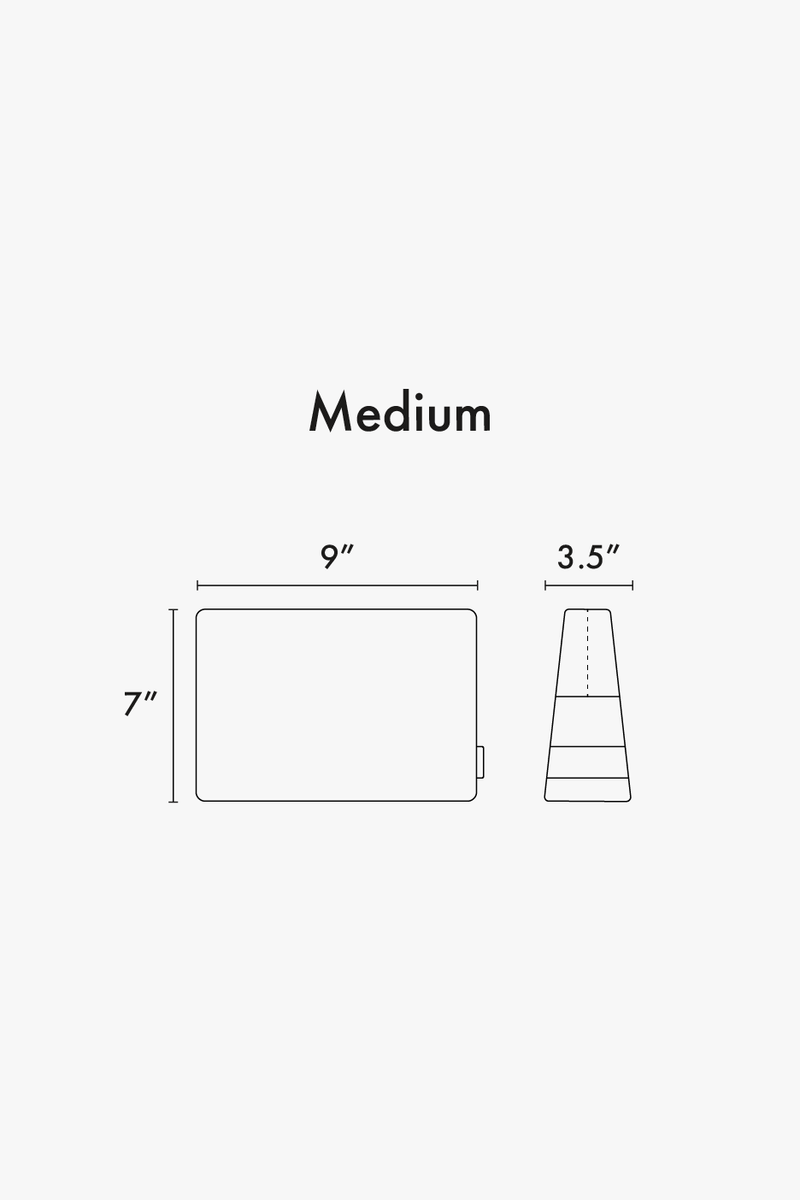 CALPAK Water Resistant Pouch Medium line diagram drawing showing measurement of 7"x9"x3.5"