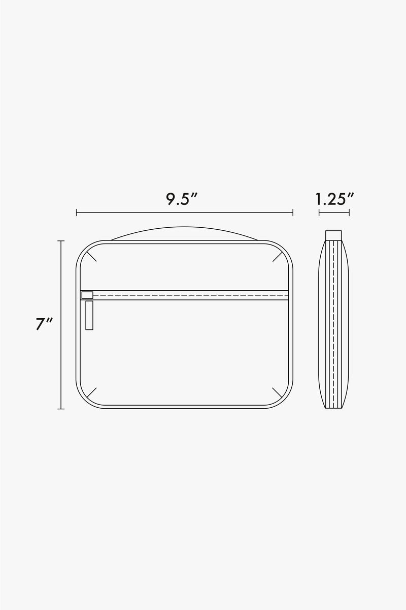 CALPAK Tech Organizer dimensions with drawing showing that the organizer is 7"x 9.5"x 1.25"