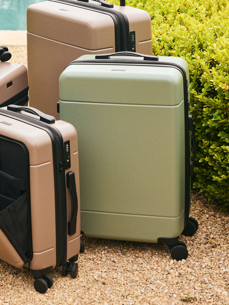CALPAK Hue Medium Luggage in green Juniper