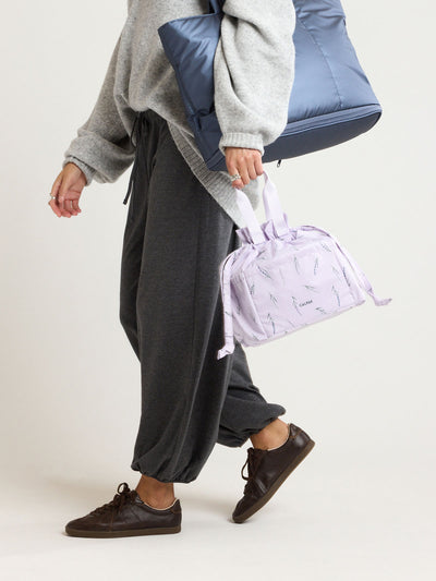 CALKPAK Insulated Lunch Bag in lavender purple with lavender flower print ; ALB2001-LAVENDER-BLOOM view 2